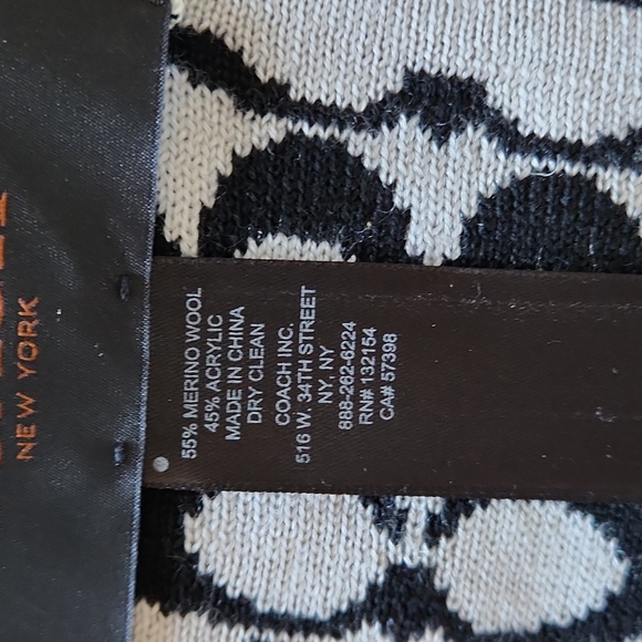 Beautiful NWT Coach Knit Signature Logo Scarf 🖤🧣🎁 - Picture 6 of 12